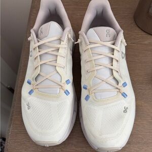 On Cloudtilt Running Women's Athletic Shoes Sneakers size 9 EUC